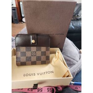 Louis Vuitton Damier Short Wallet EUC NO CHANGE COMPARTMENT. See pictures  Inclu